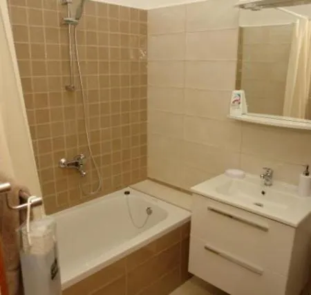 In Palit With Terrace, Air Conditioning, Wi-fi