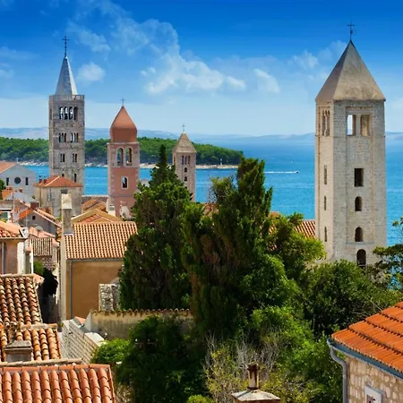 Apartmán In Palit With Terrace, Air Conditioning, Wi-fi *